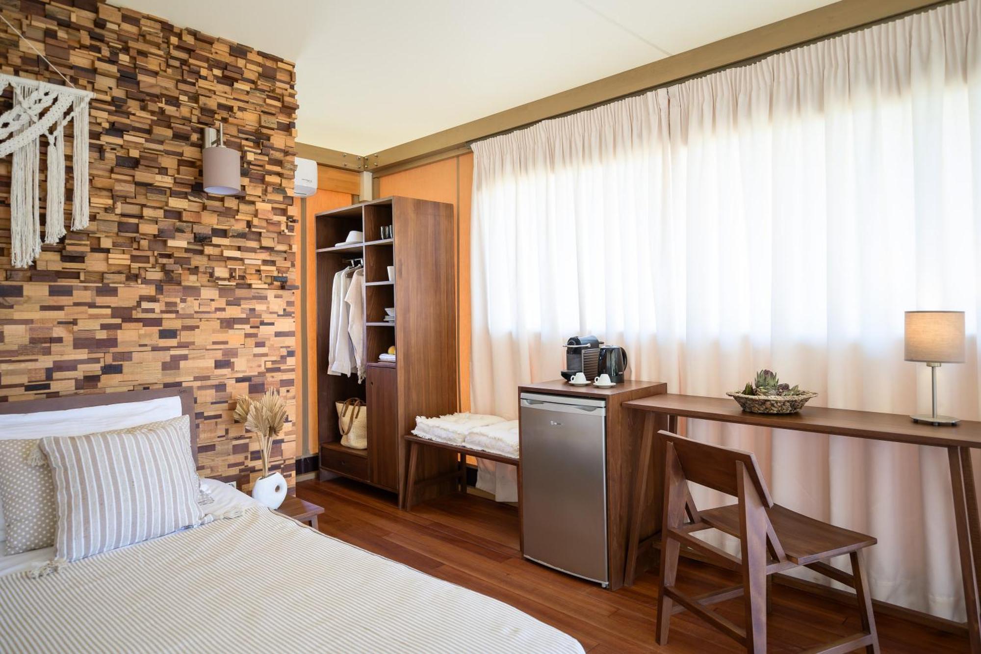 Luxe tent Ihousevillage